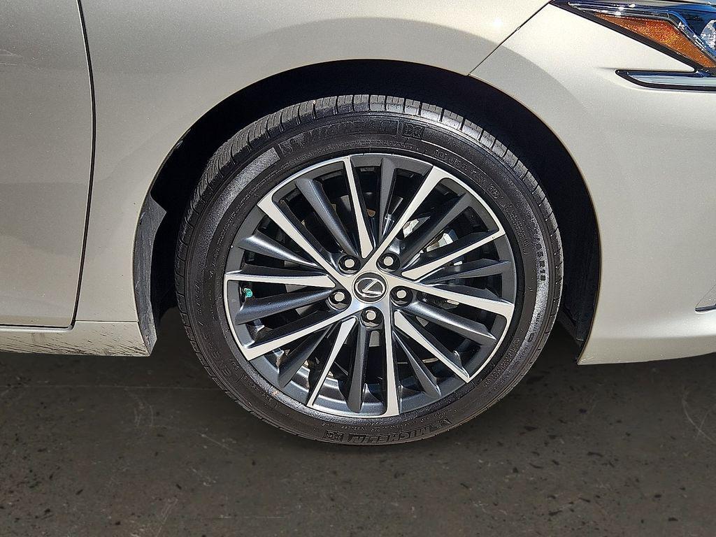 used 2025 Lexus ES 300h car, priced at $45,149