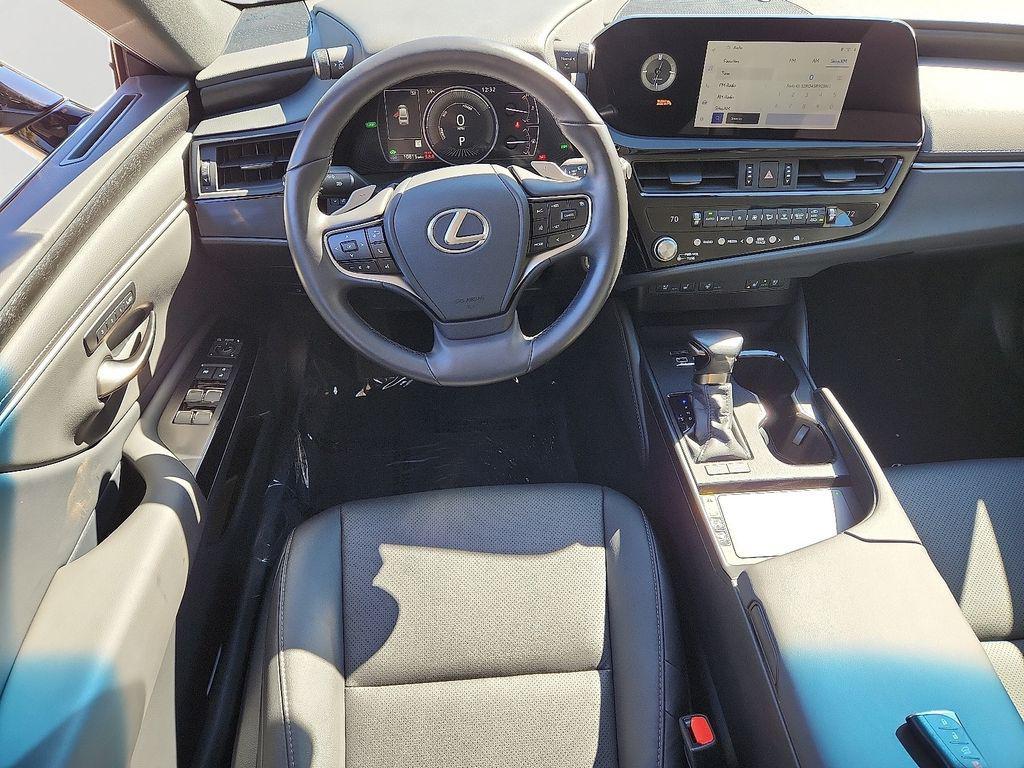 used 2025 Lexus ES 300h car, priced at $45,149