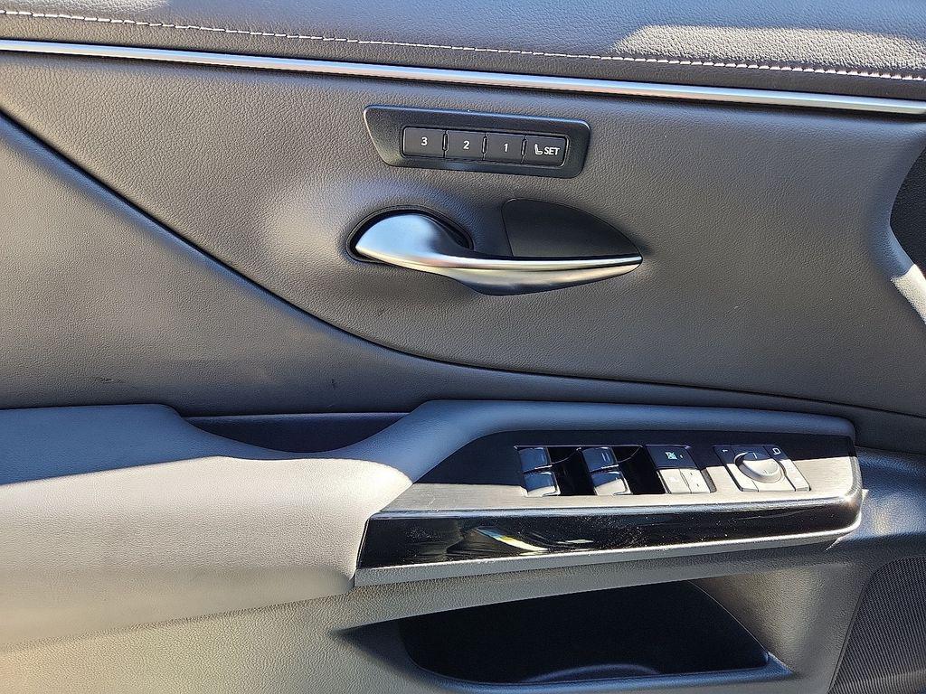used 2025 Lexus ES 300h car, priced at $45,149