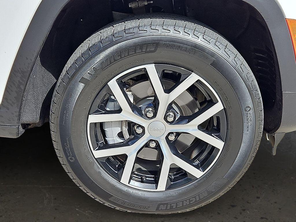 used 2025 Jeep Grand Cherokee car, priced at $42,000