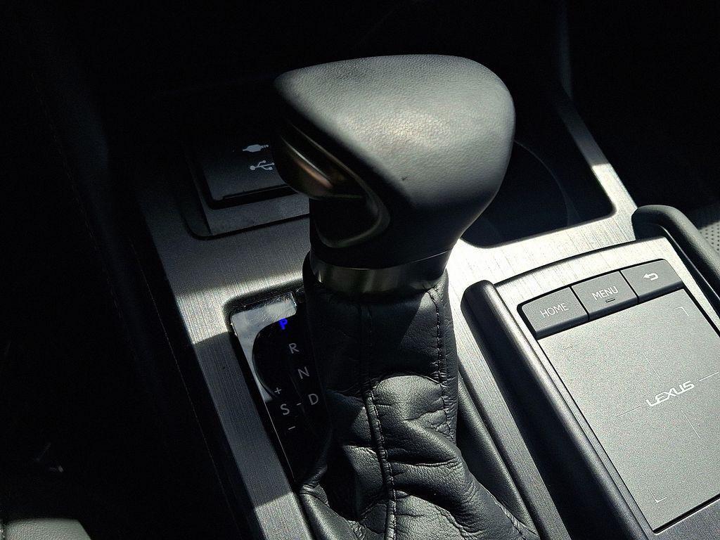 used 2022 Lexus ES 300h car, priced at $38,086