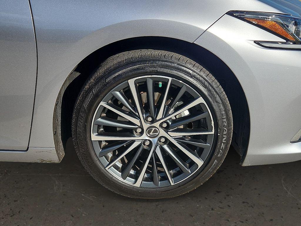 used 2025 Lexus ES 300h car, priced at $44,800