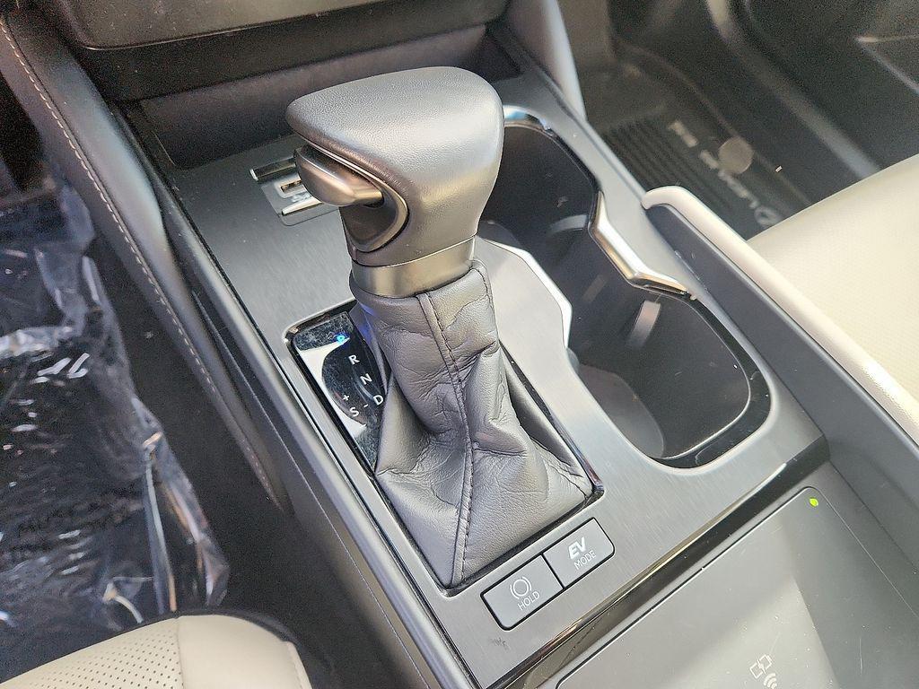 used 2025 Lexus ES 300h car, priced at $44,800