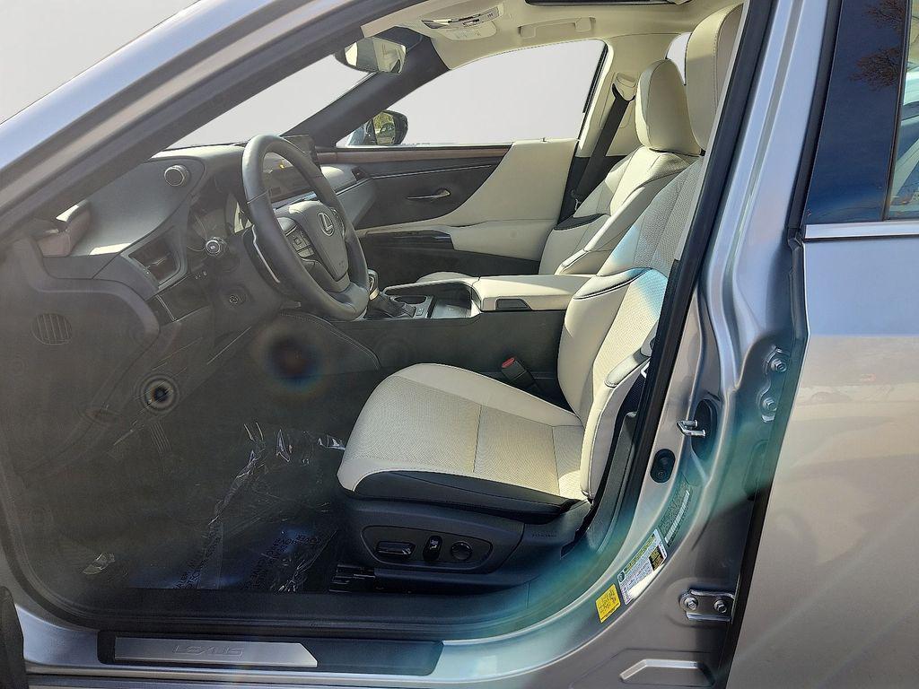 used 2025 Lexus ES 300h car, priced at $44,800