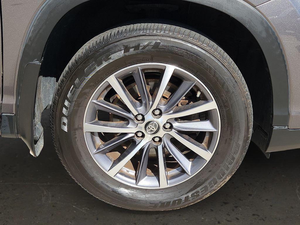 used 2019 Toyota Highlander car, priced at $25,475