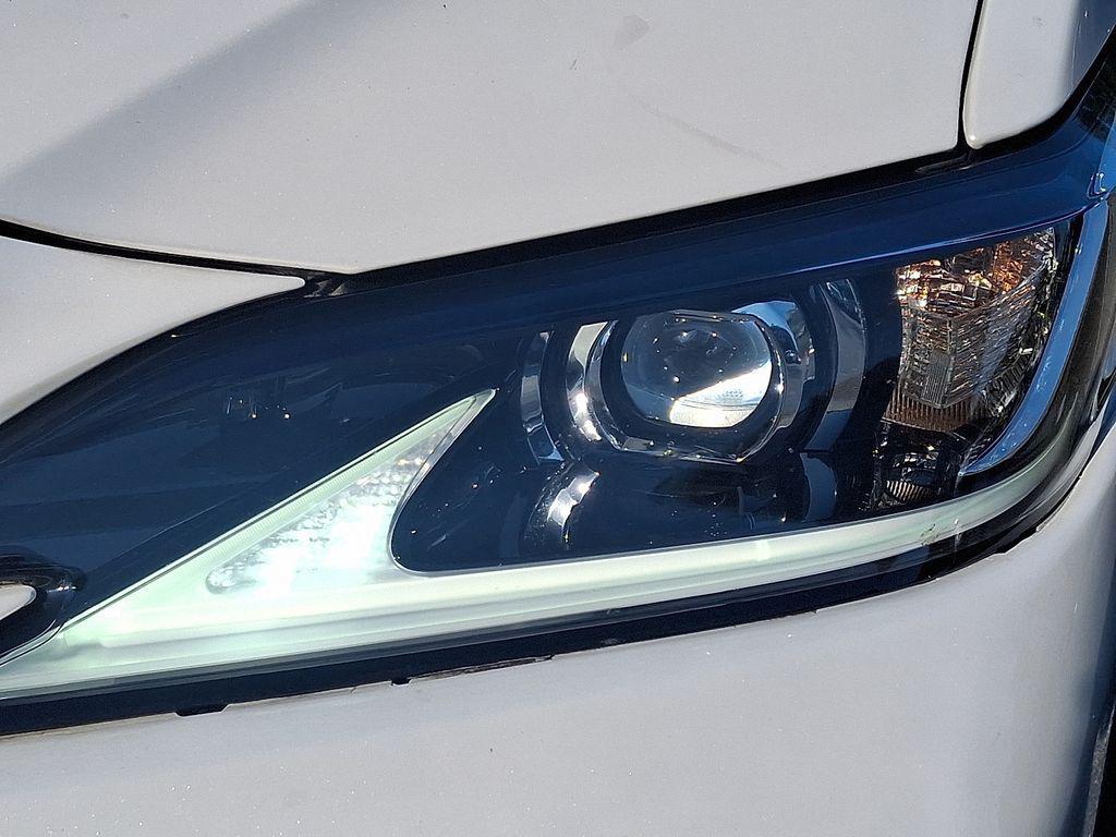 used 2022 Lexus ES 300h car, priced at $35,000