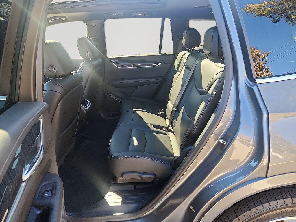 used 2022 Cadillac XT6 car, priced at $30,948