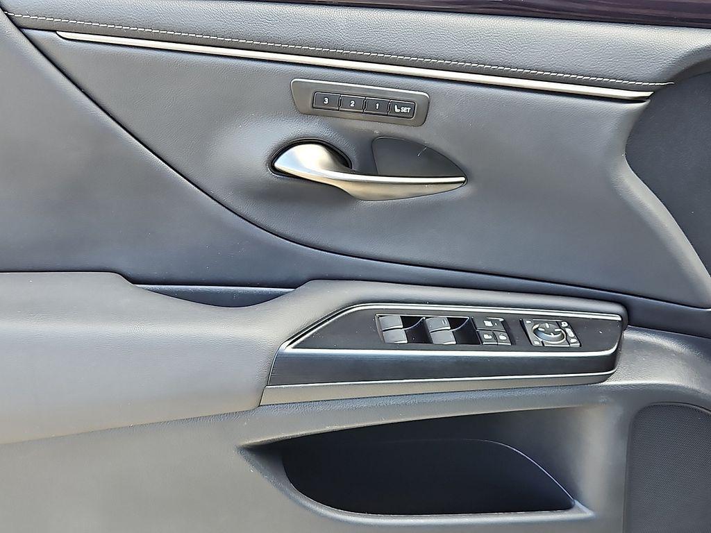used 2020 Lexus ES 350 car, priced at $29,000