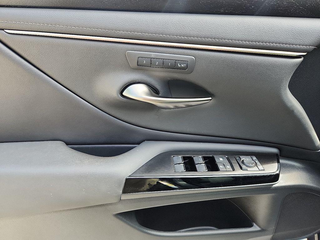 used 2022 Lexus ES 350 car, priced at $36,000