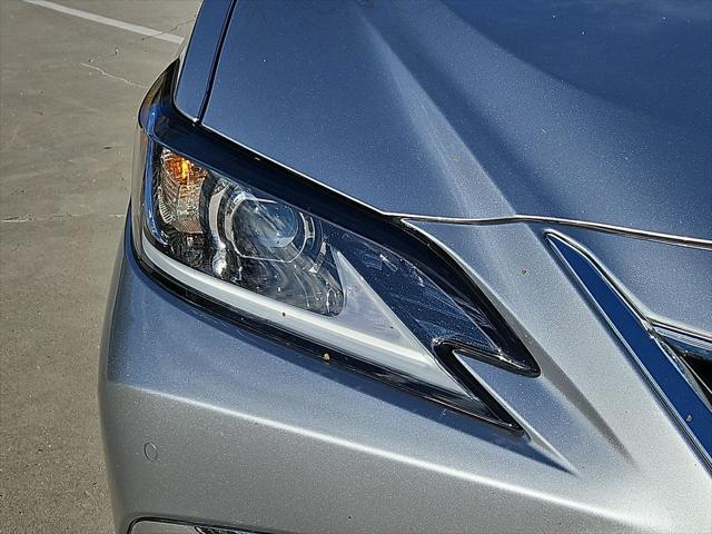 used 2022 Lexus ES 300h car, priced at $39,390