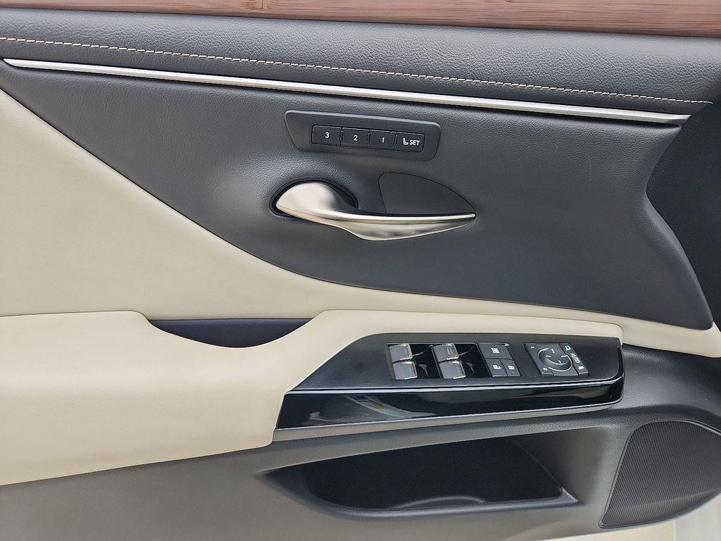 used 2025 Lexus ES 300h car, priced at $42,475