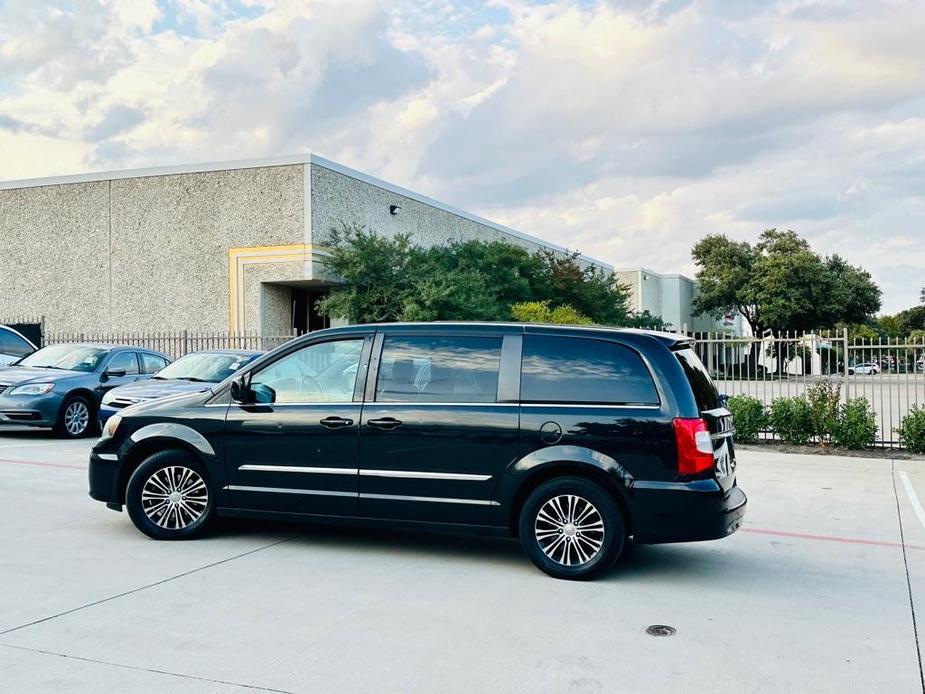 used 2014 Chrysler Town & Country car, priced at $5,500