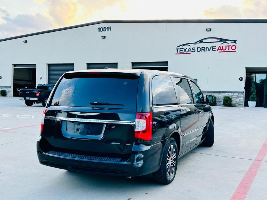 used 2014 Chrysler Town & Country car, priced at $5,500