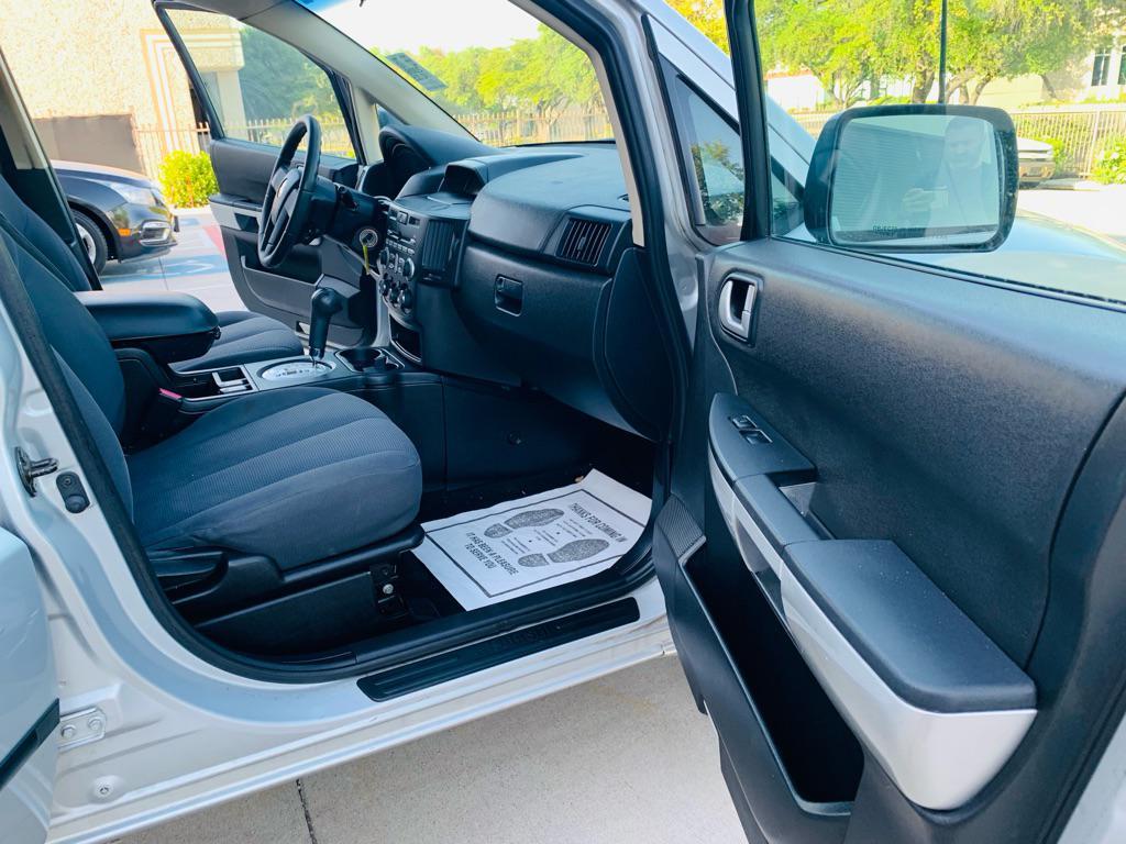 used 2006 Mitsubishi Endeavor car, priced at $4,500