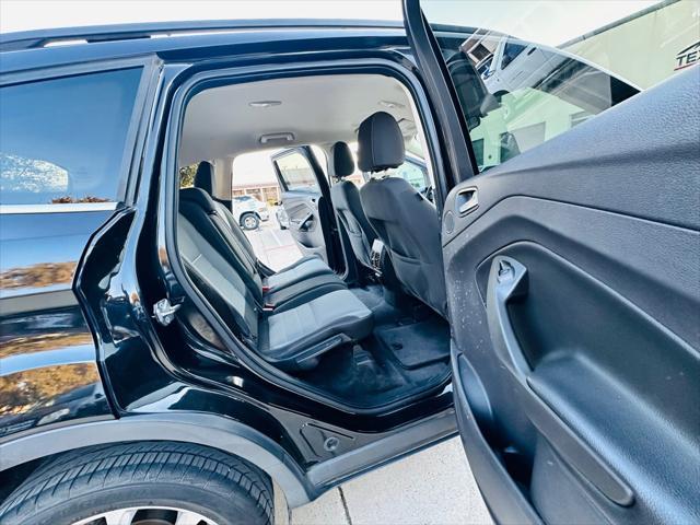 used 2013 Ford Escape car, priced at $5,500