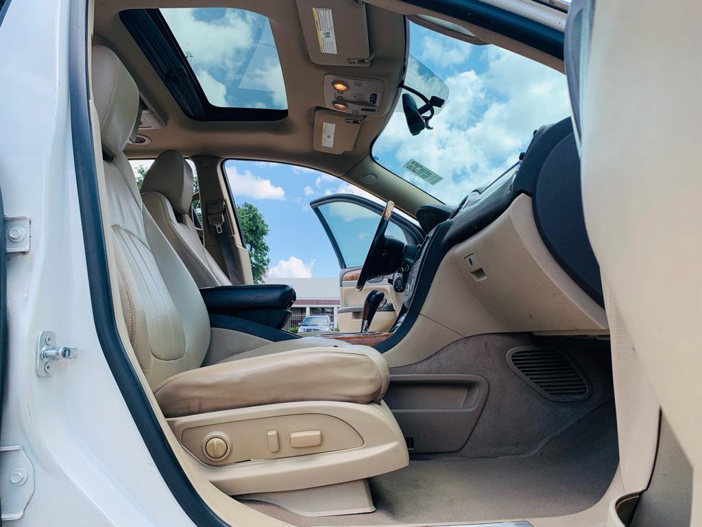 used 2011 Buick Enclave car, priced at $5,500