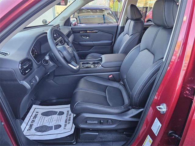 new 2025 Honda Pilot car, priced at $48,075