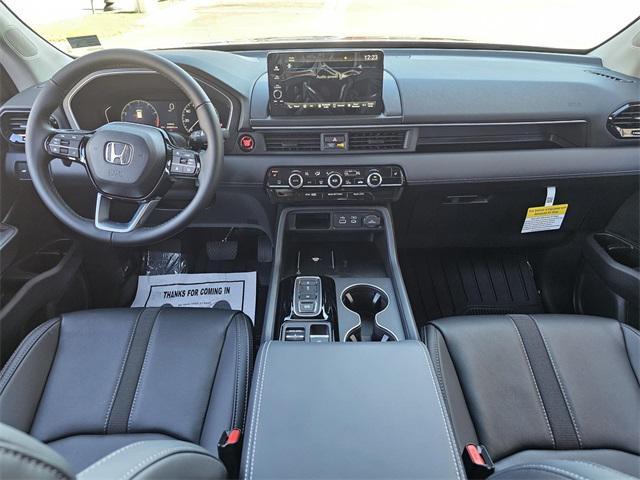 new 2025 Honda Pilot car, priced at $48,075