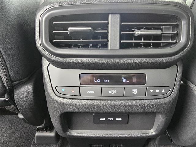 new 2025 Honda Pilot car, priced at $44,473