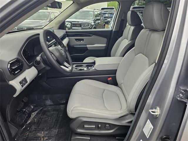 new 2025 Honda Pilot car, priced at $44,473
