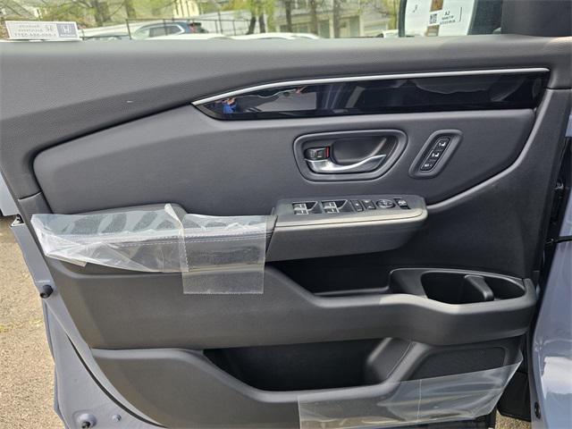 new 2025 Honda Pilot car, priced at $51,345