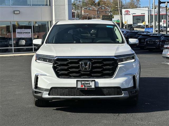 new 2025 Honda Pilot car, priced at $49,800