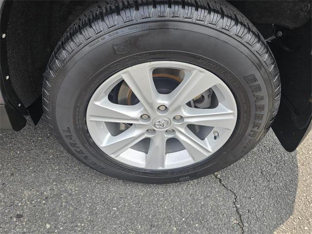 used 2013 Toyota Highlander car, priced at $19,500