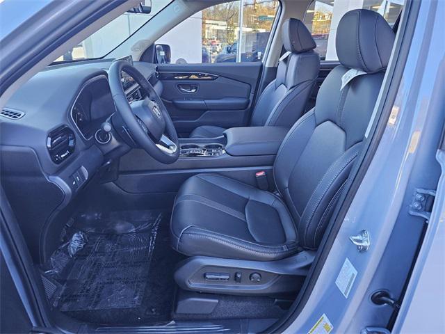 new 2025 Honda Pilot car, priced at $53,245