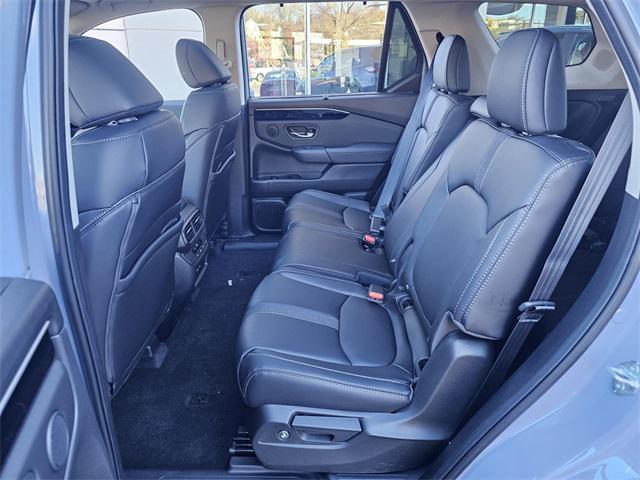new 2025 Honda Pilot car, priced at $53,245