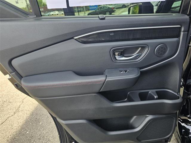 new 2025 Honda Pilot car, priced at $55,870