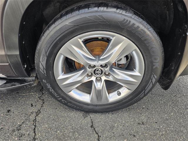 used 2016 Toyota Highlander car, priced at $17,900