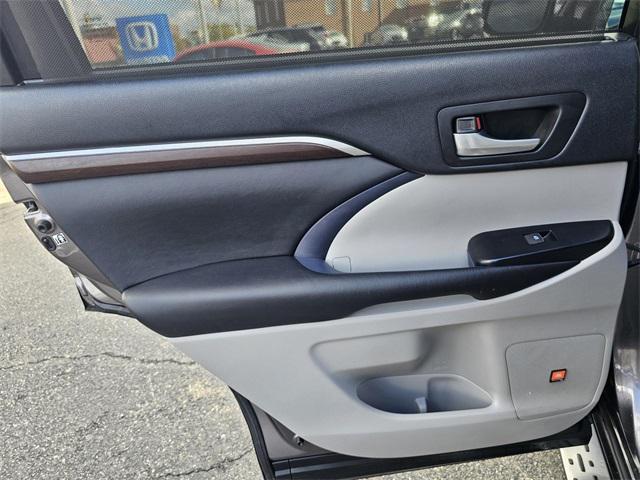 used 2016 Toyota Highlander car, priced at $17,900