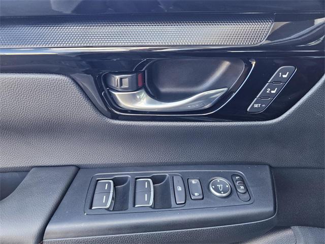 used 2025 Honda CR-V Hybrid car, priced at $39,397