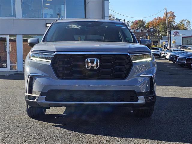 new 2025 Honda Pilot car, priced at $53,545