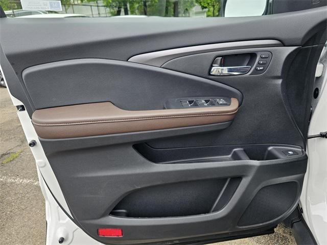 new 2025 Honda Ridgeline car, priced at $44,421