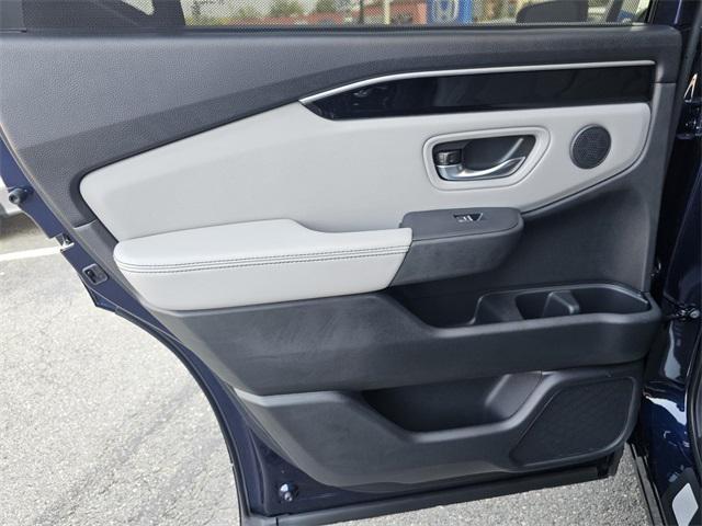 new 2025 Honda Pilot car, priced at $47,620