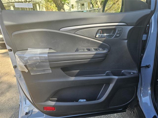 new 2025 Honda Ridgeline car, priced at $44,880