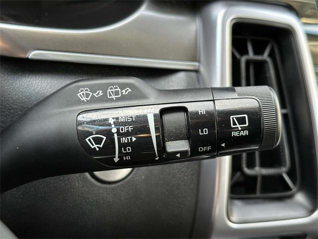 used 2023 Kia Sorento Hybrid car, priced at $30,995