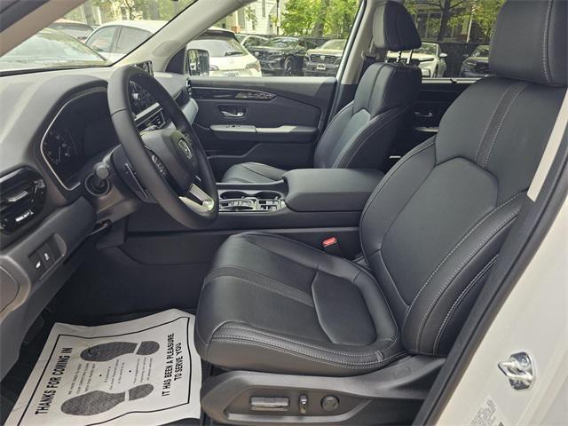 new 2025 Honda Pilot car, priced at $48,075