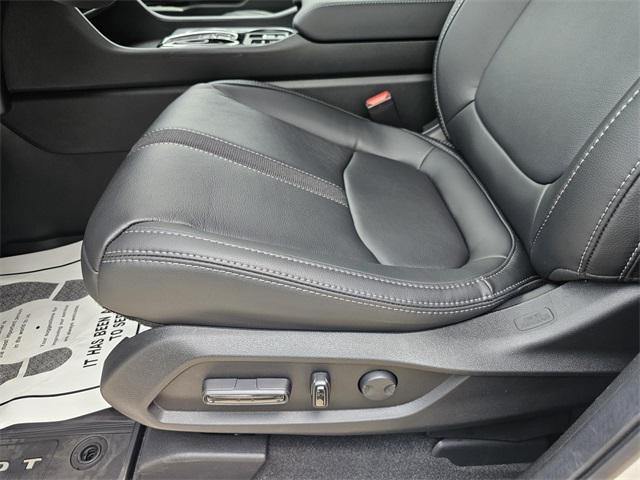 new 2025 Honda Pilot car, priced at $48,075