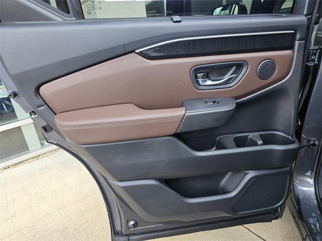new 2025 Honda Pilot car, priced at $54,530