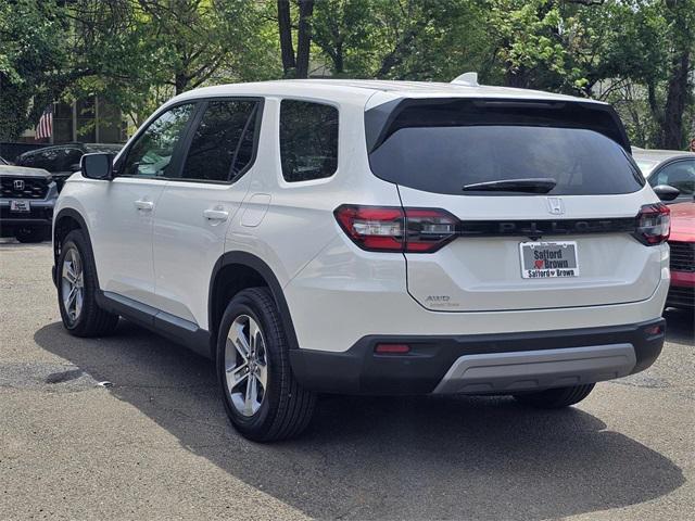 new 2025 Honda Pilot car, priced at $45,375