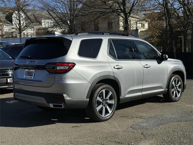 new 2025 Honda Pilot car, priced at $50,995