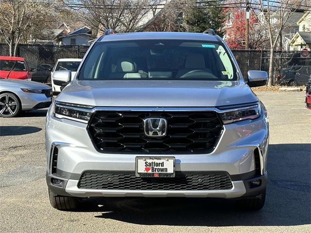 new 2025 Honda Pilot car, priced at $50,995