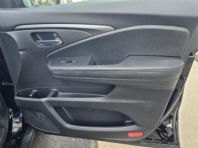 used 2022 Honda Pilot car, priced at $34,104