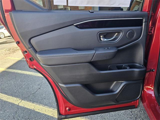 new 2025 Honda Pilot car, priced at $53,545