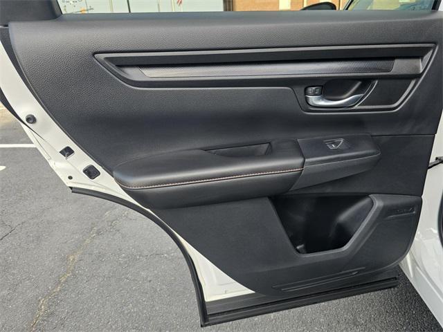used 2025 Honda CR-V Hybrid car, priced at $38,600