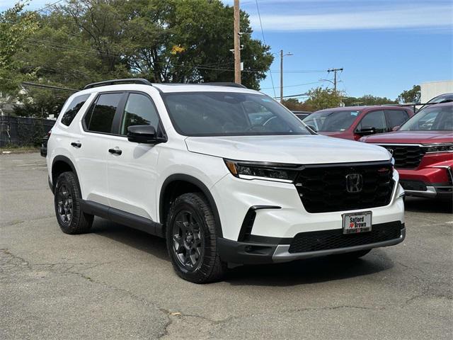 new 2025 Honda Pilot car, priced at $51,250