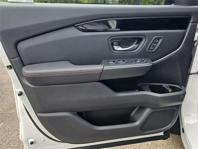 new 2025 Honda Pilot car, priced at $51,145