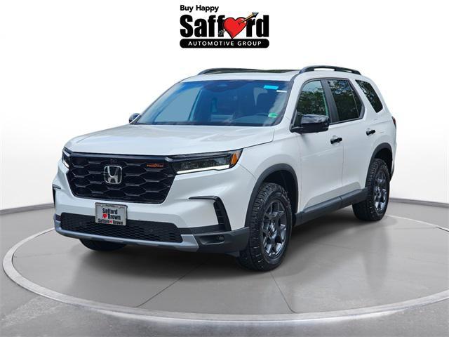 new 2025 Honda Pilot car, priced at $51,145